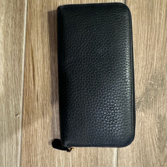 AUTHENTIC PRADA ZIPPER WALLET - Picture 3 of 7
